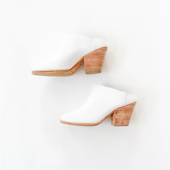 Rachel Comey Mars Mule in White Perforated Leather, Size 8 - Picture 2 of 12